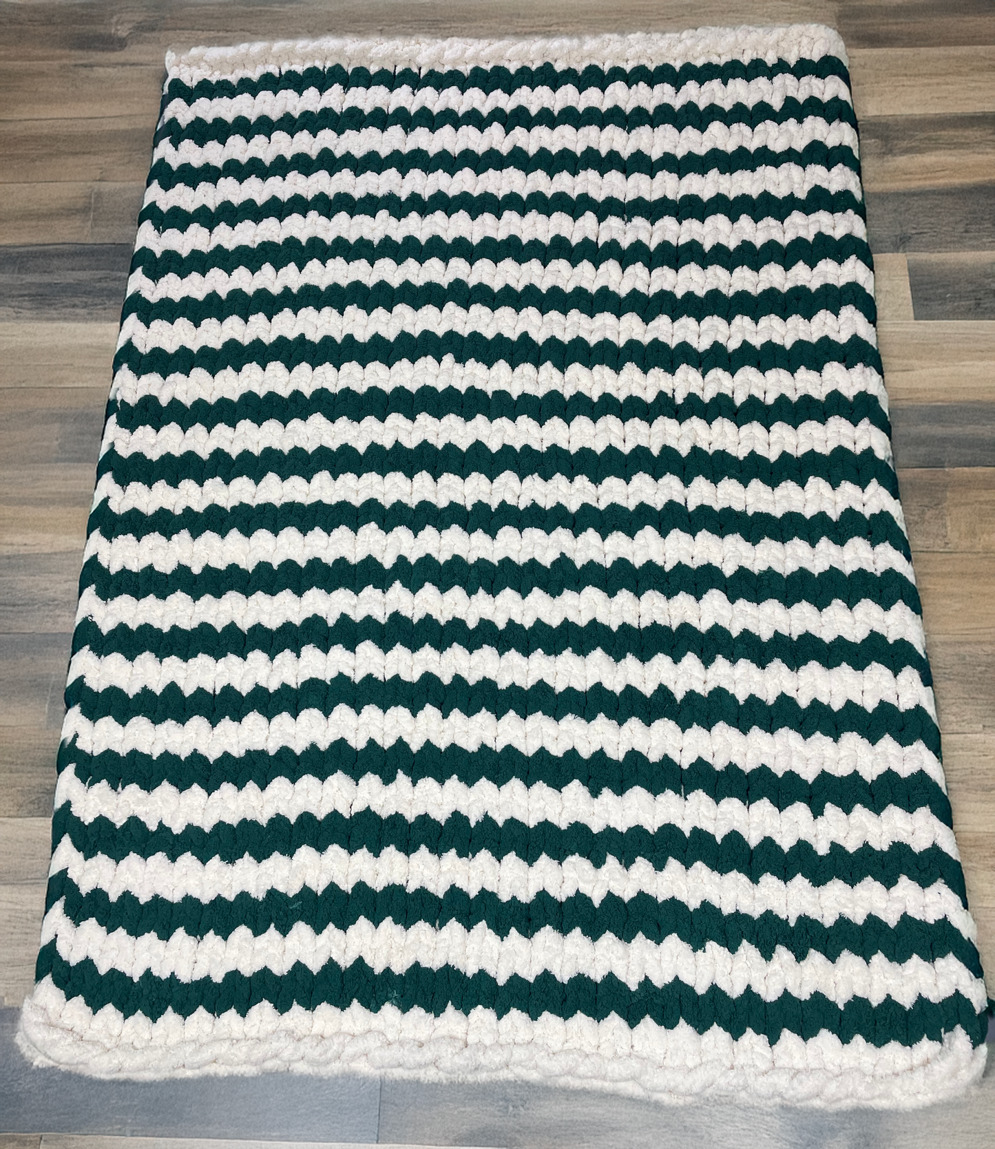 "Handmade chunky chenille yarn blanket" - Seashell & Dark Green color