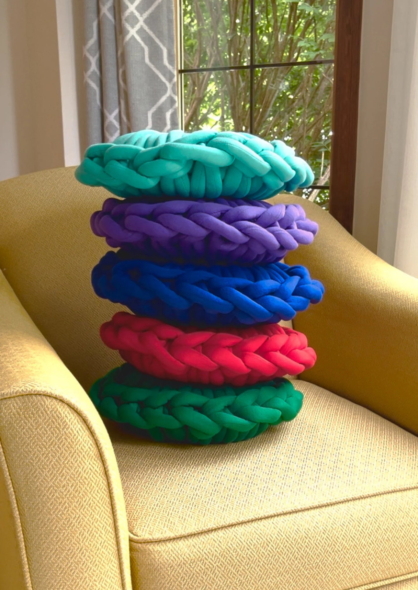 Hand crochet rounded shape pillow/cushion tube yarn.