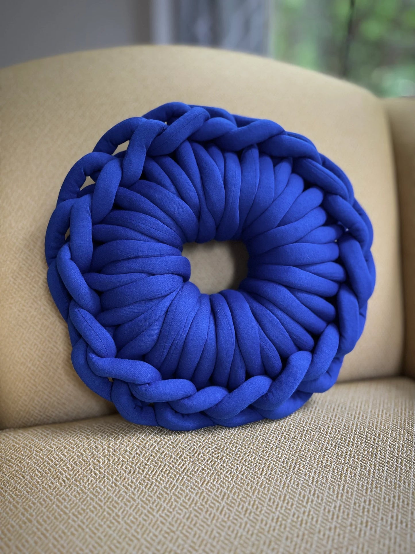 Hand crochet rounded shape pillow/cushion tube yarn.