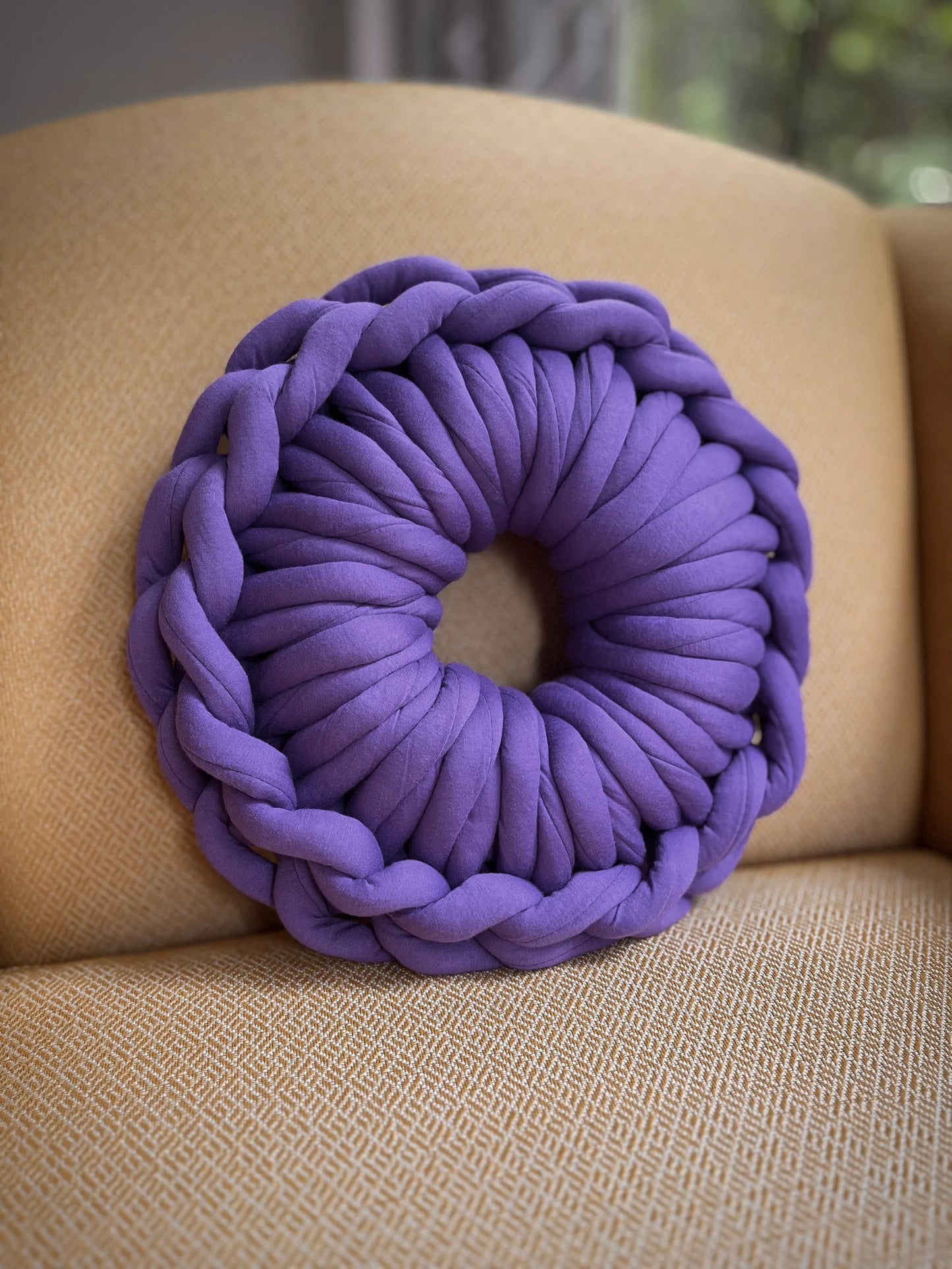 Hand crochet rounded shape pillow/cushion tube yarn.